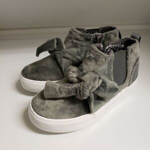 Capelli New York Toddler Fashion Bow Side Zip Sneakers Size 8